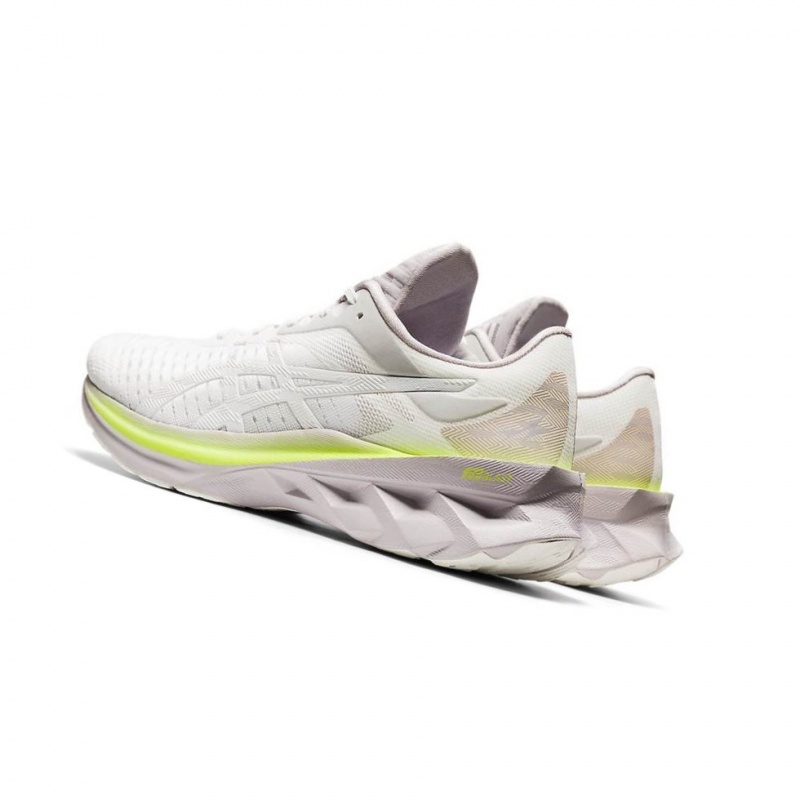 Chaussure Running Asics NOVABLAST Femme Blanche | VGDS01796